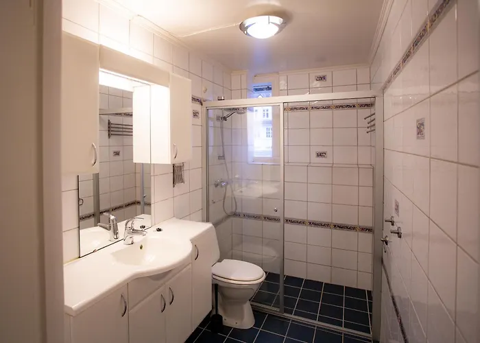 Quiet Place Near Centre And The Mountains 아파트 *